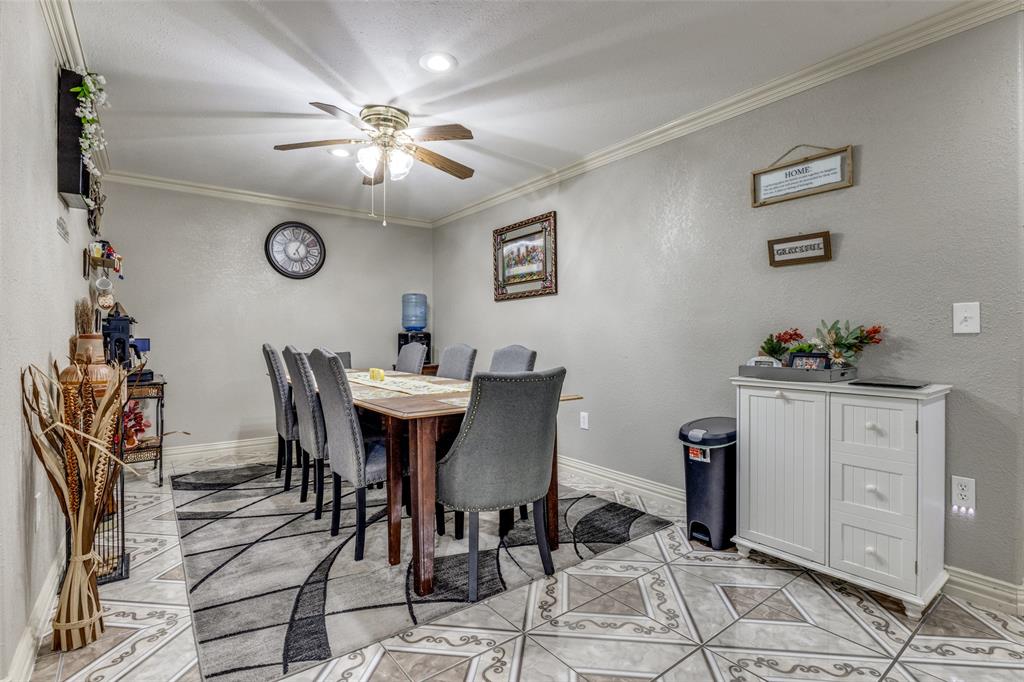 Listing images