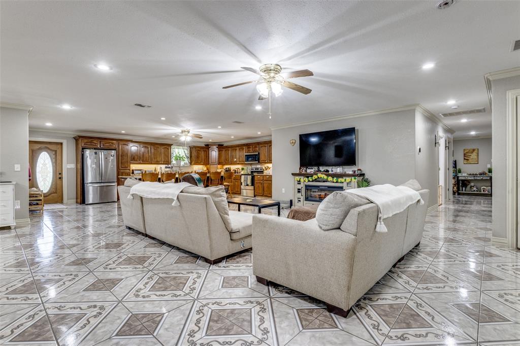 Listing images