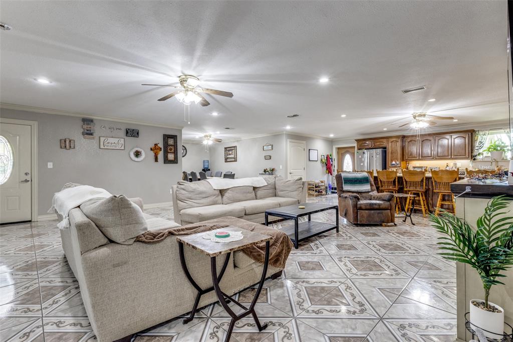 Listing images