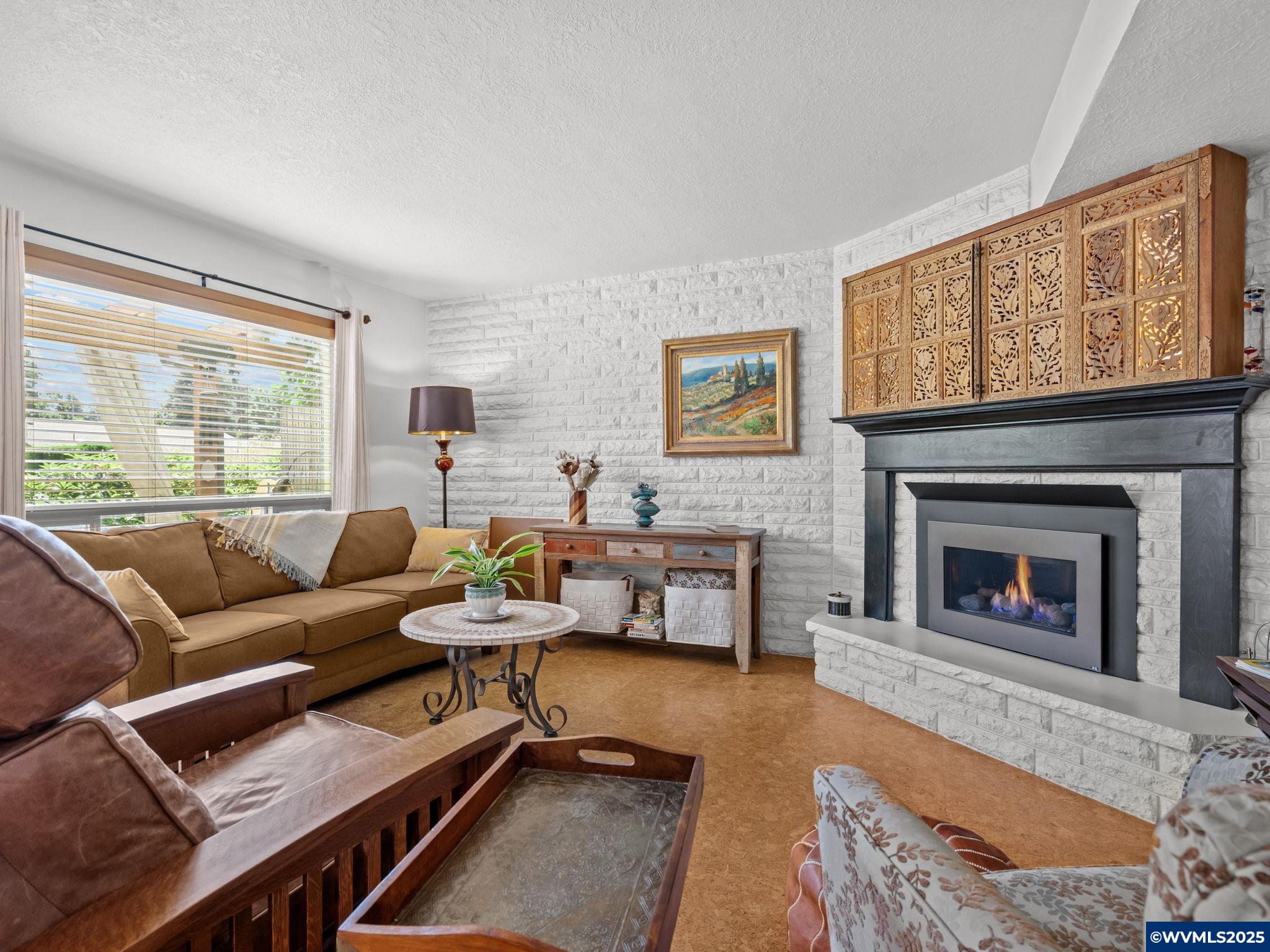 Listing images