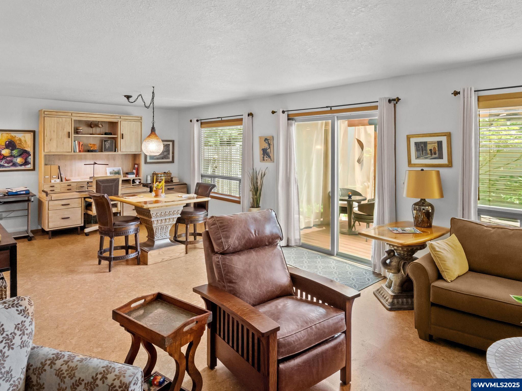 Listing images