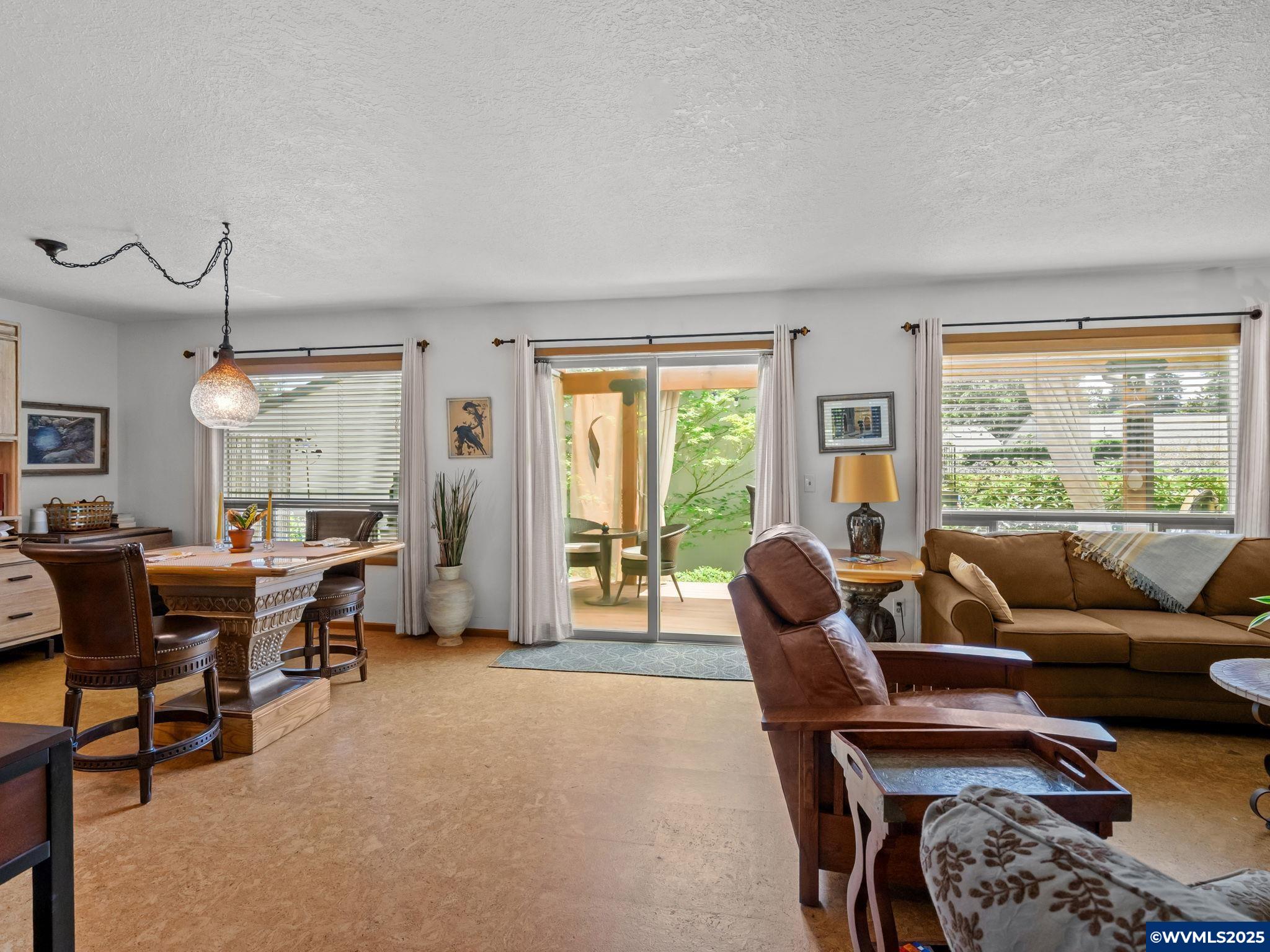 Listing images