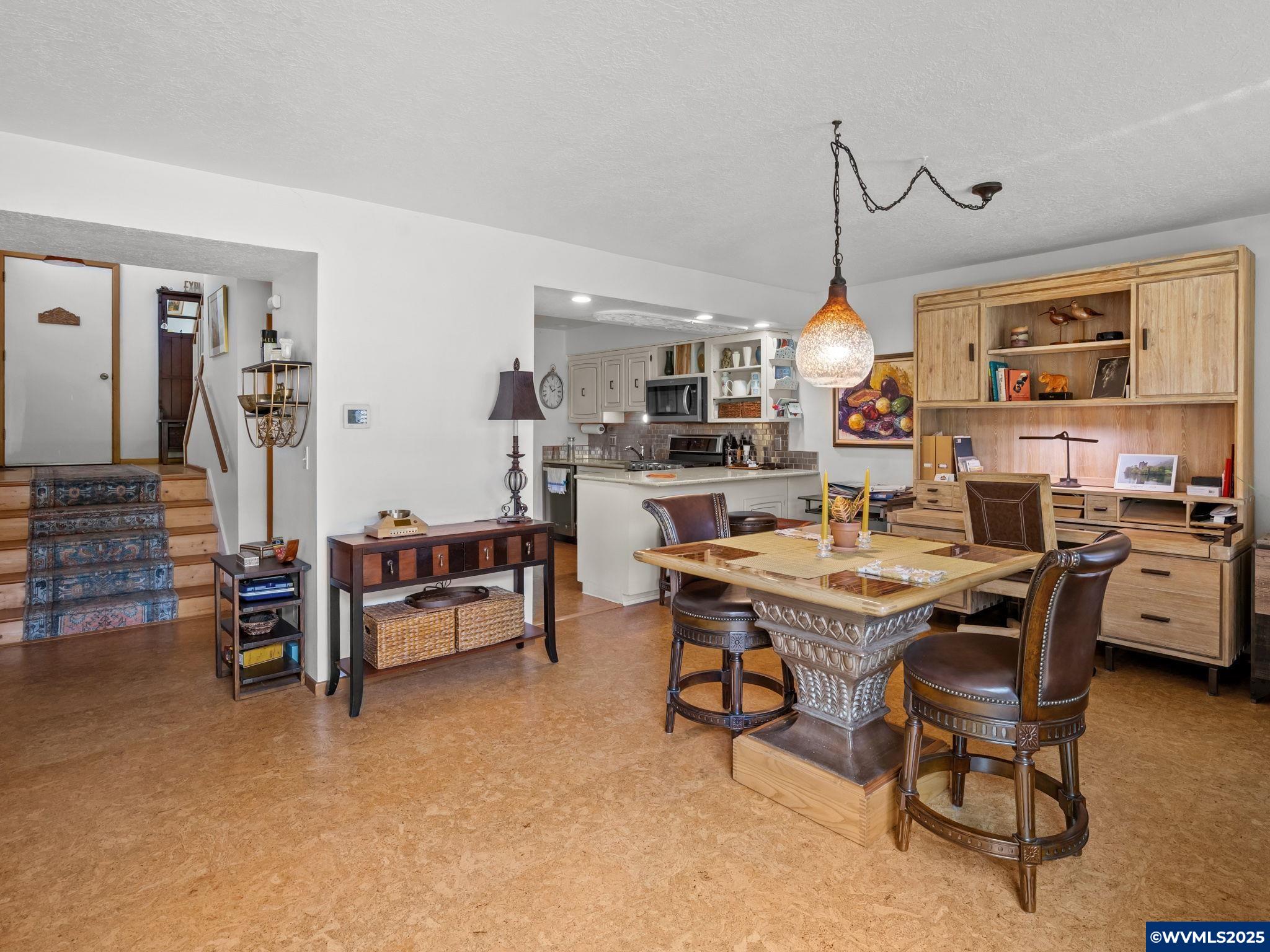 Listing images