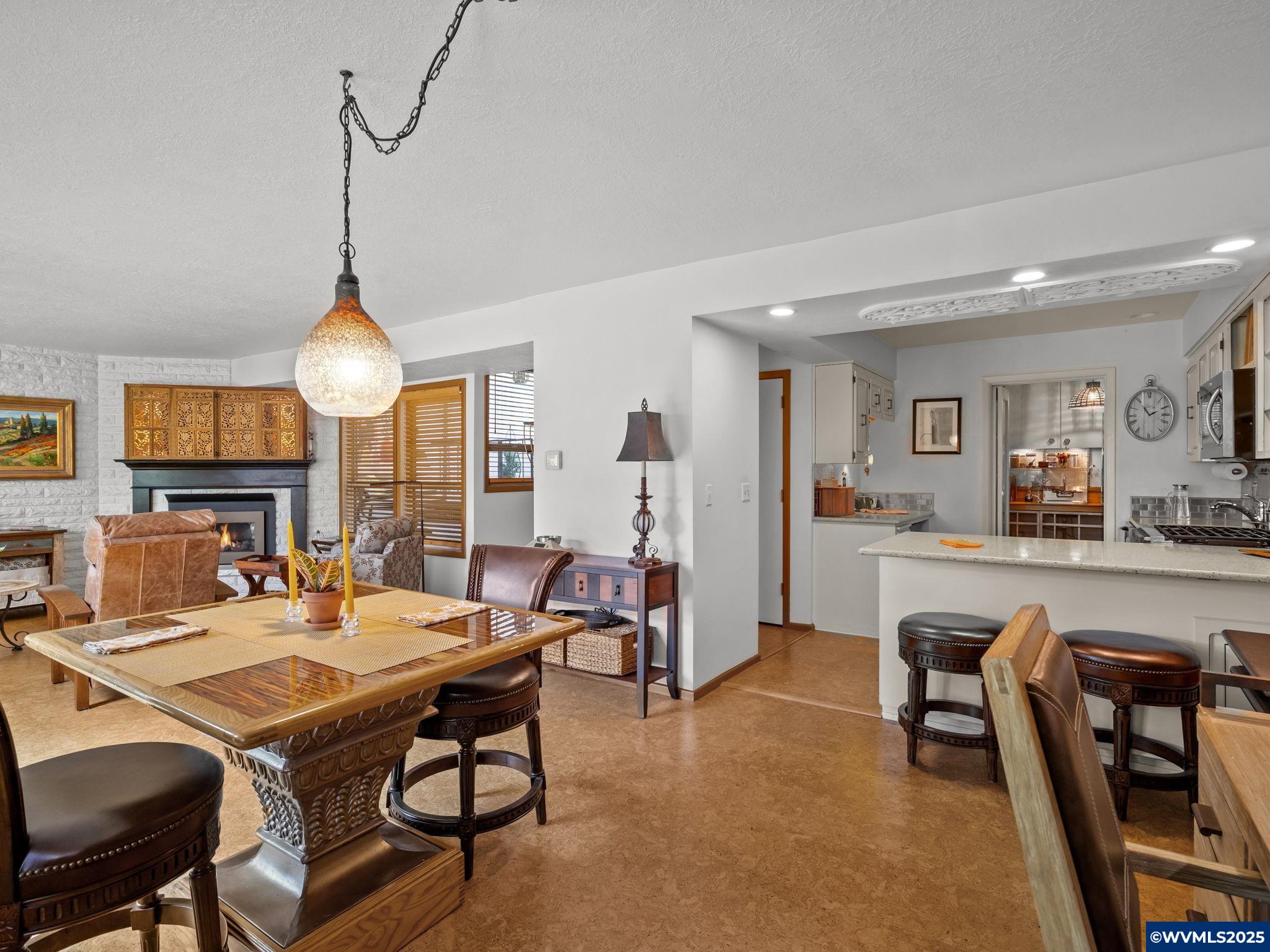 Listing images