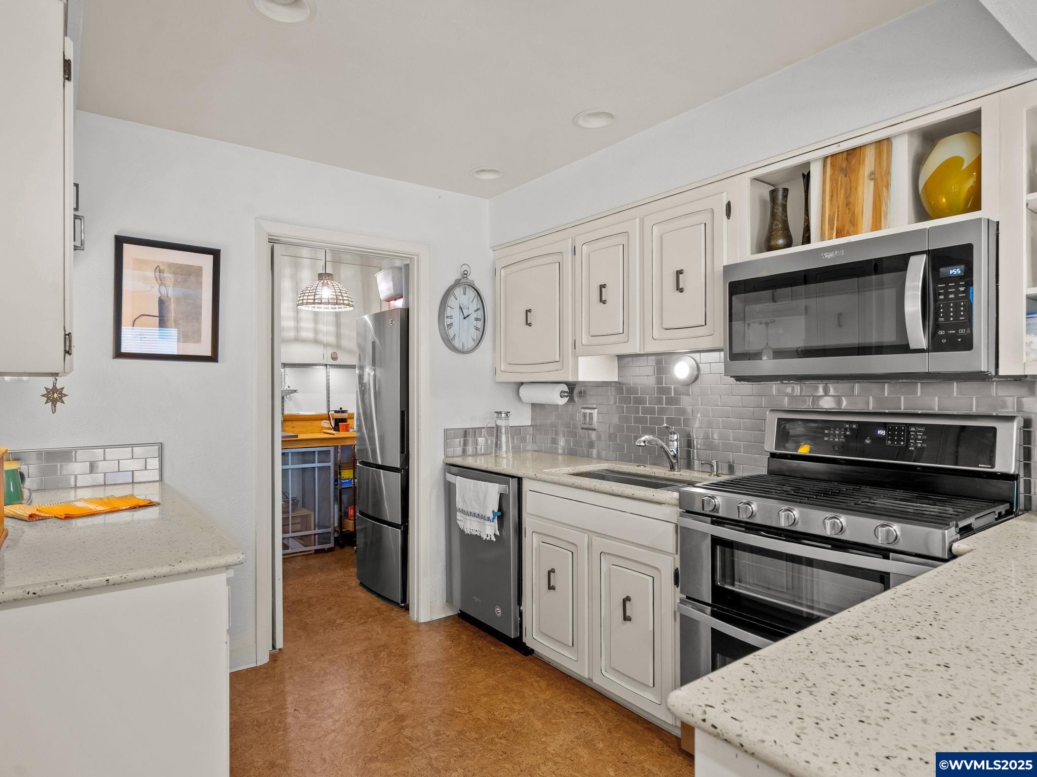 Listing images
