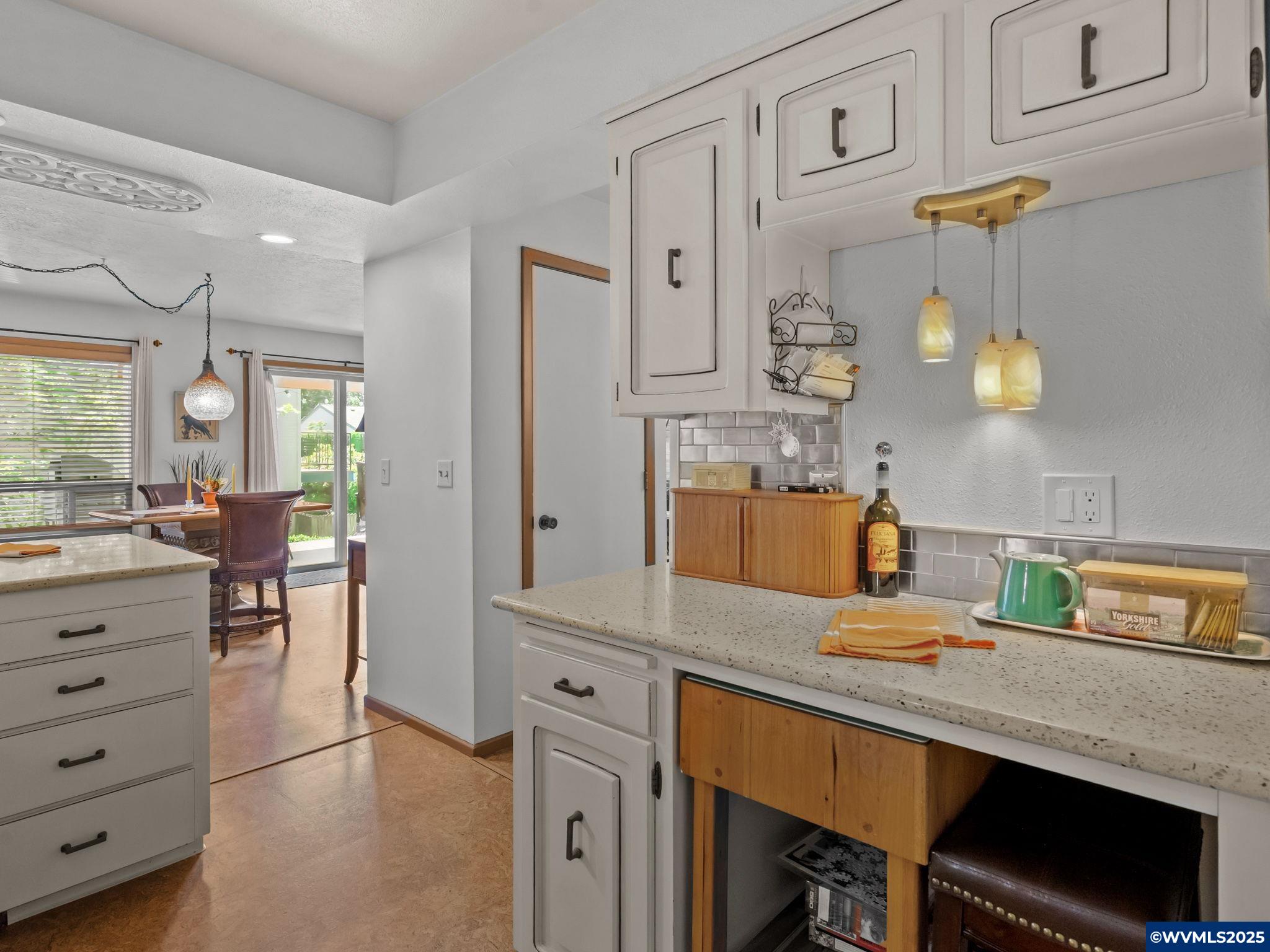 Listing images