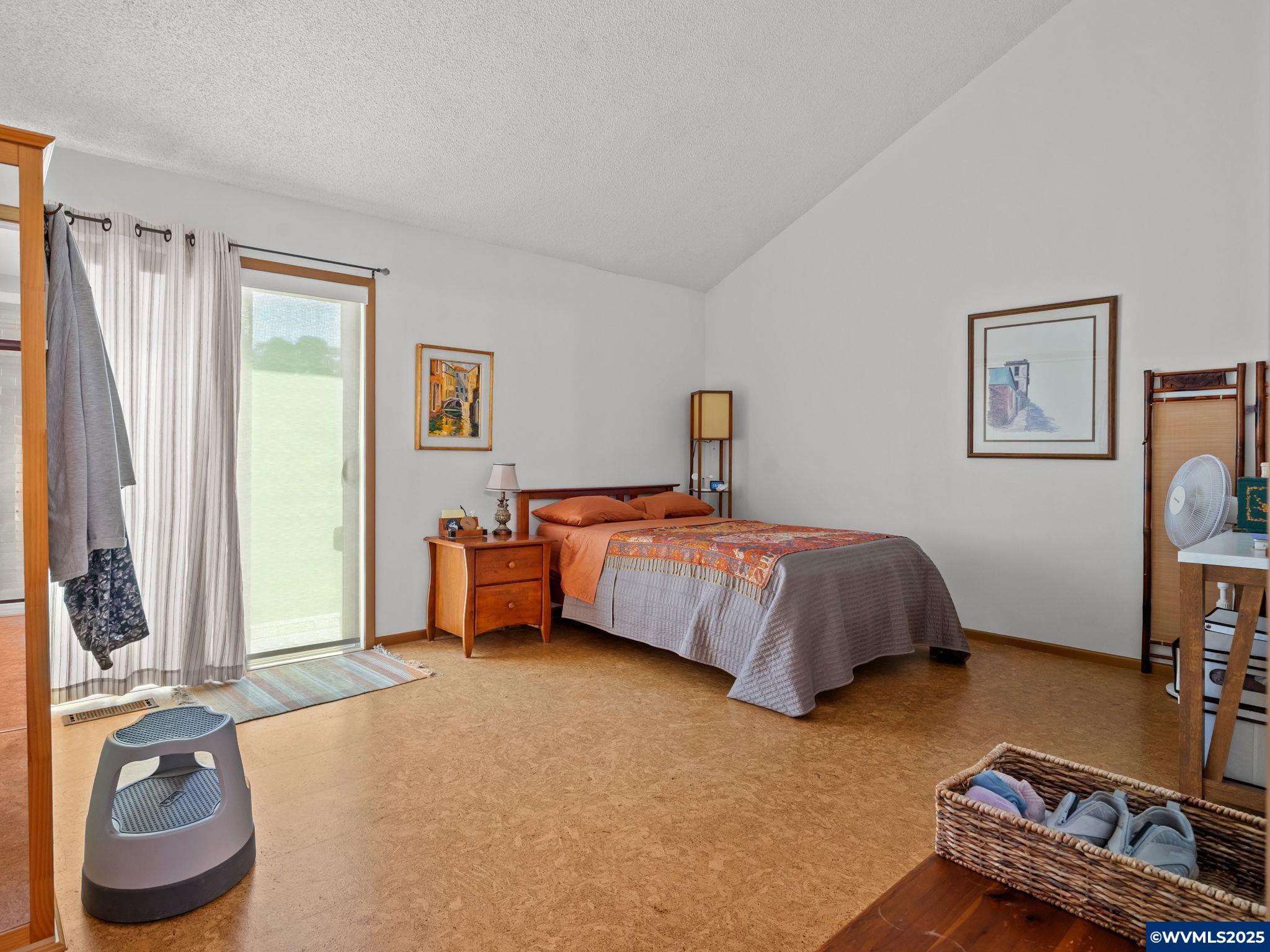 Listing images
