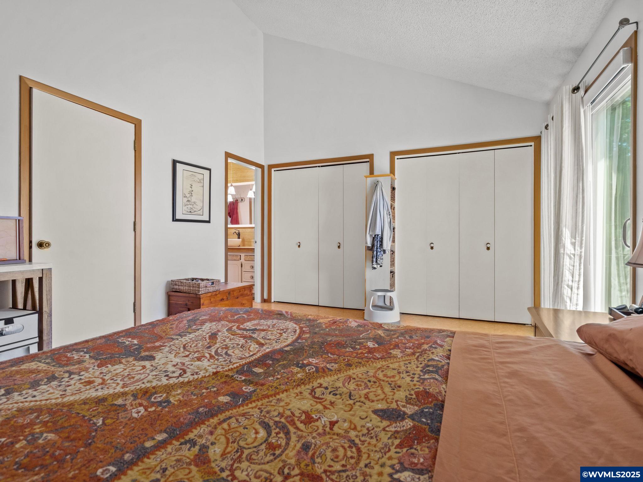 Listing images