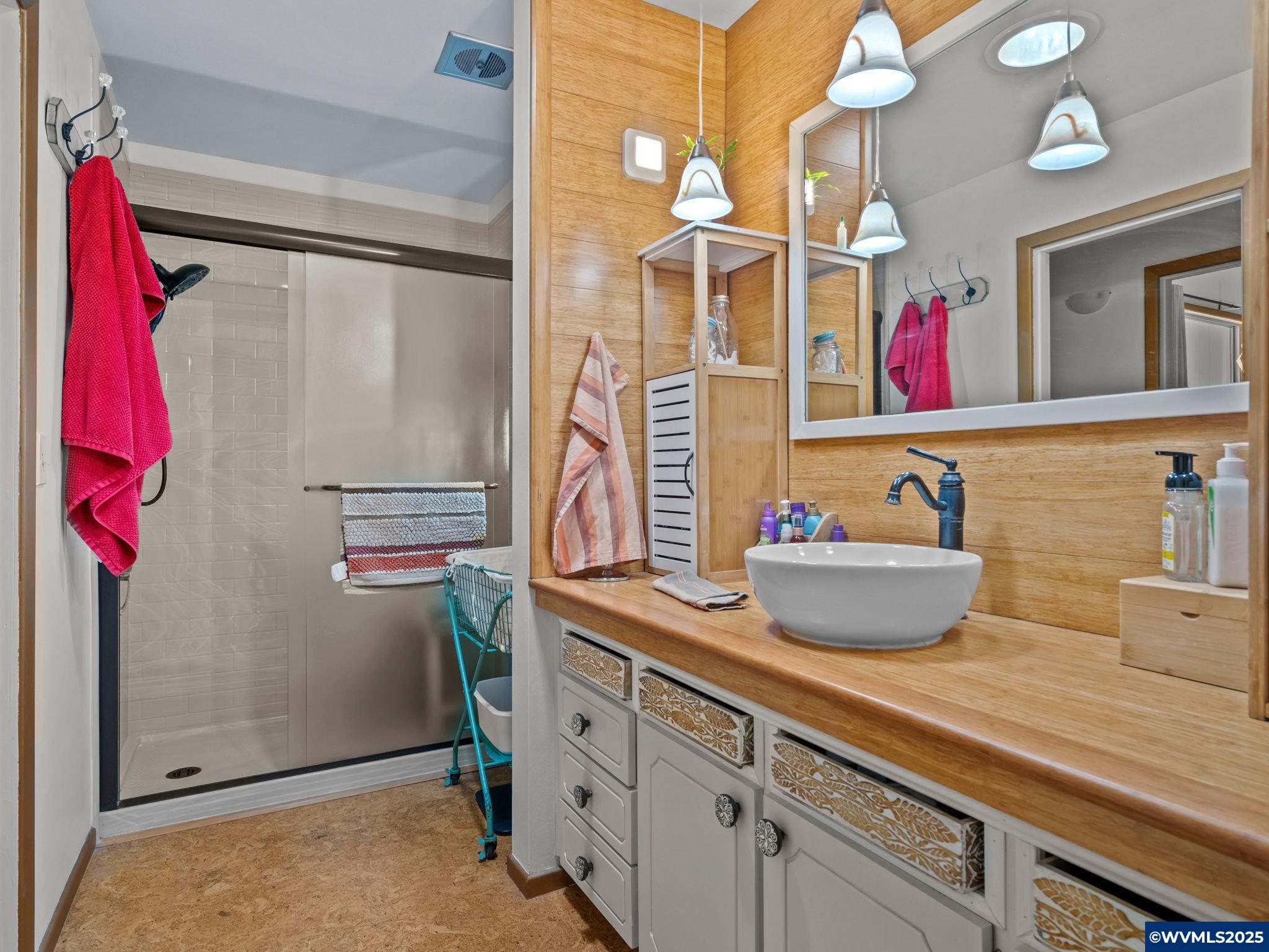 Listing images