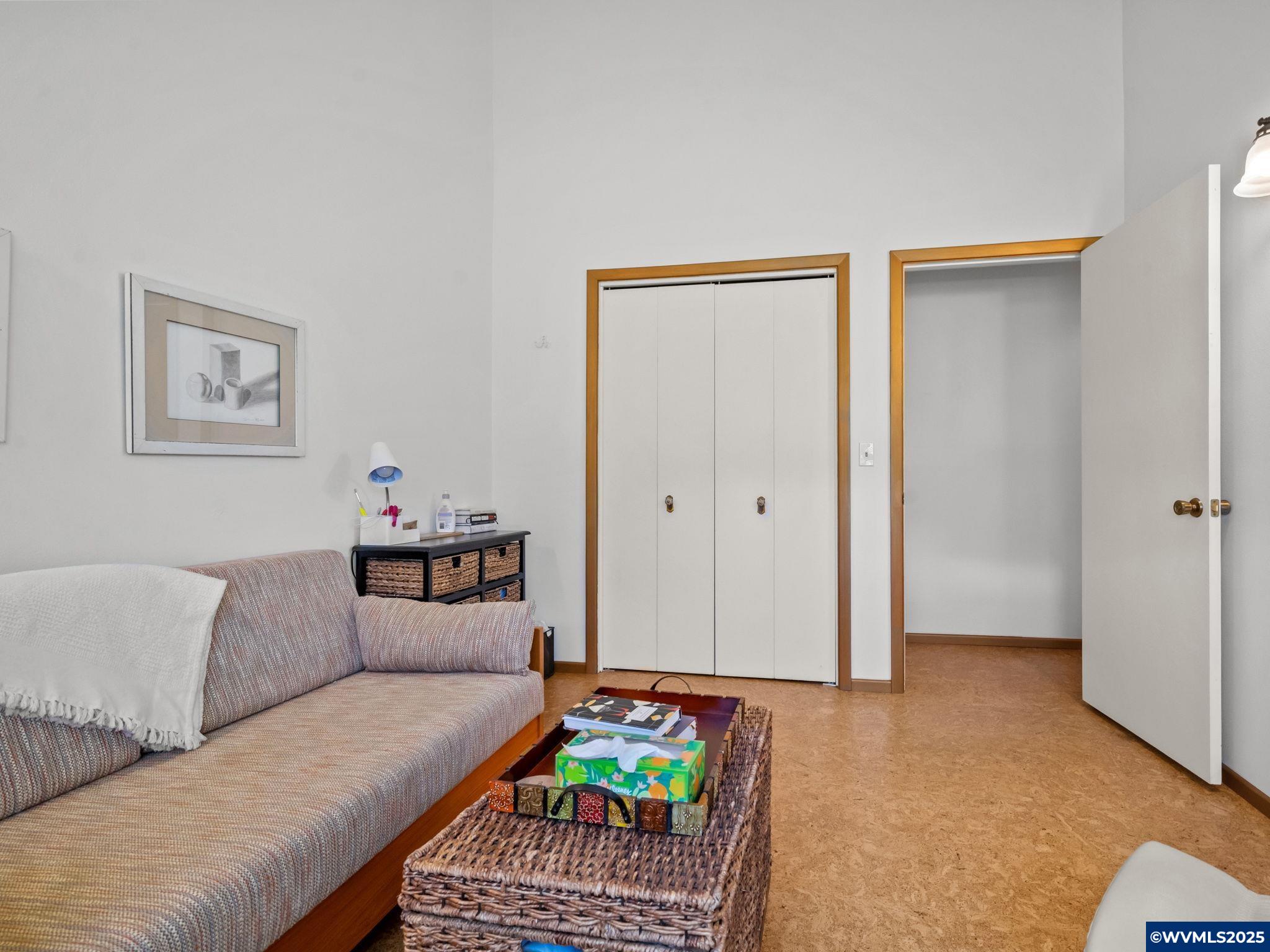 Listing images