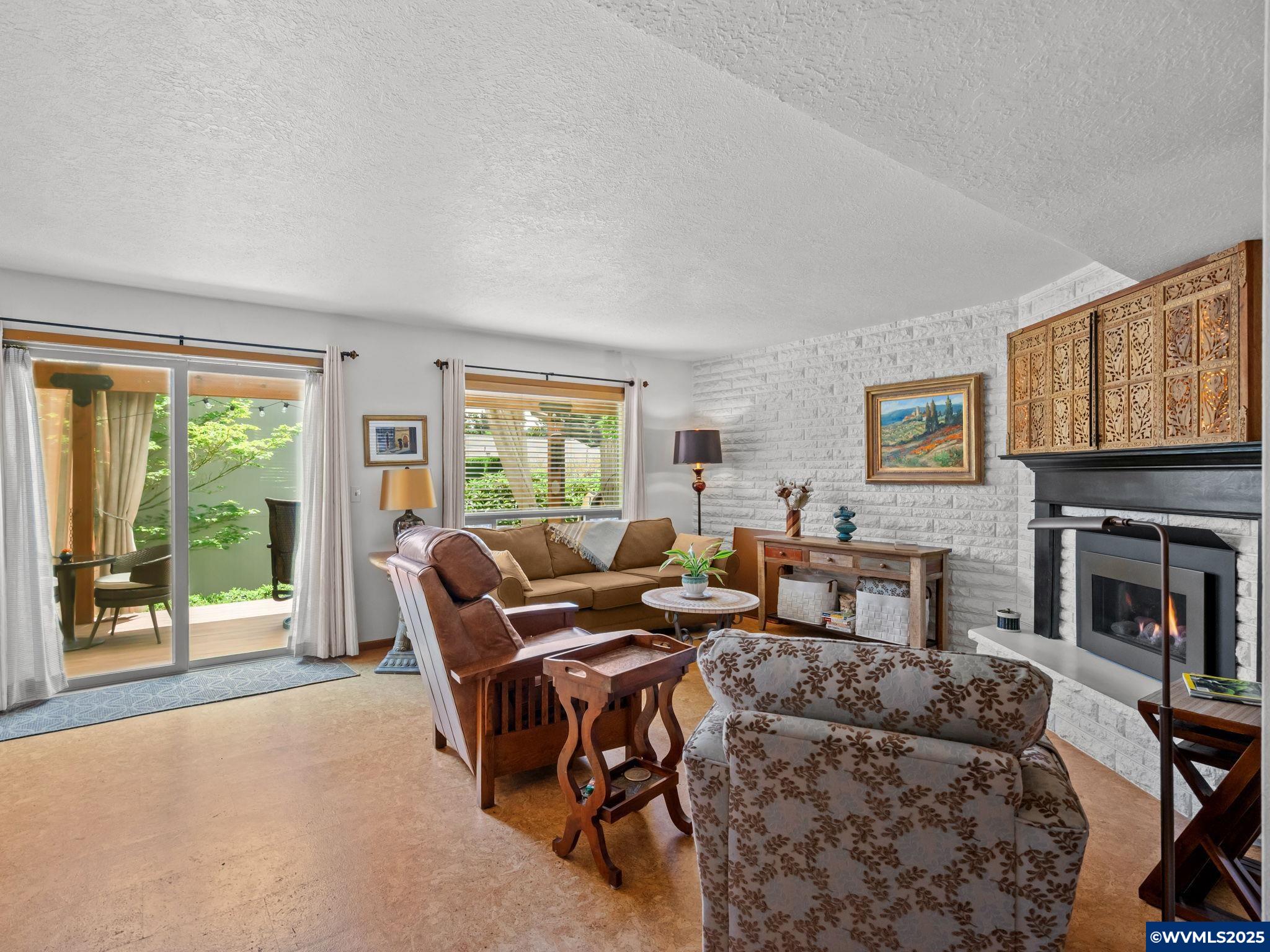 Listing images