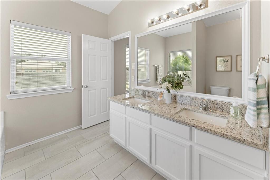 Listing images