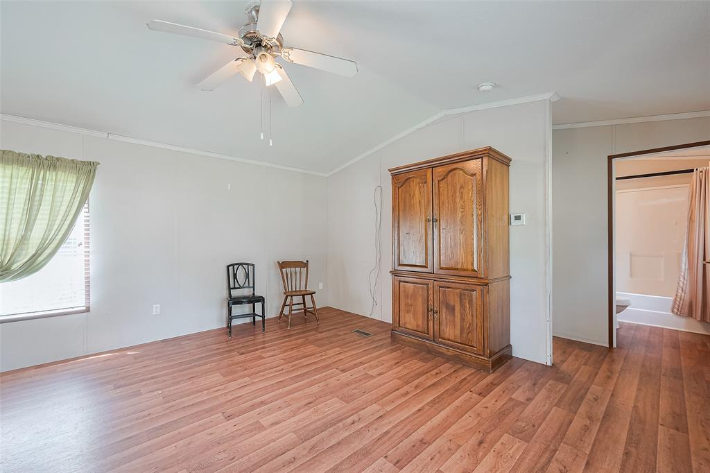 Listing images
