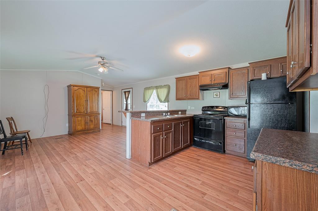 Listing images