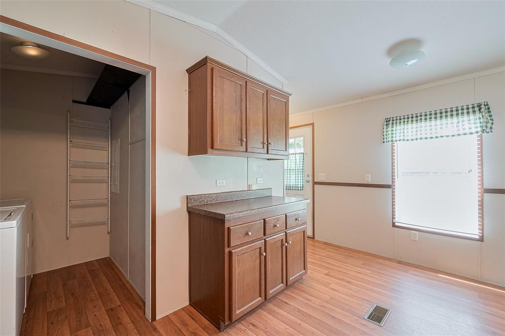 Listing images