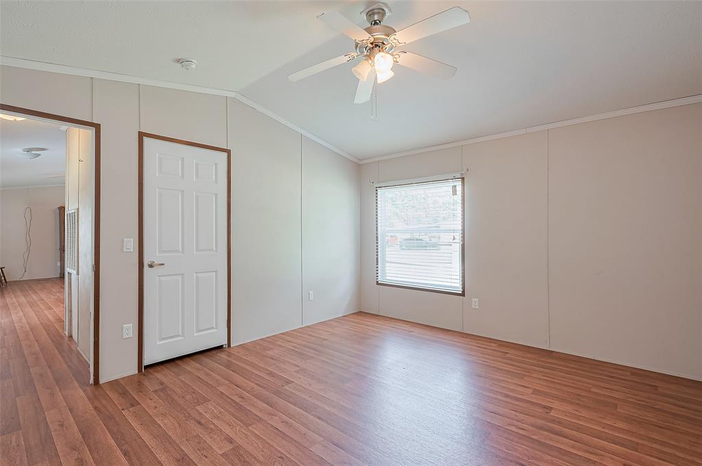 Listing images
