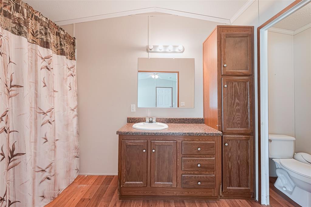 Listing images