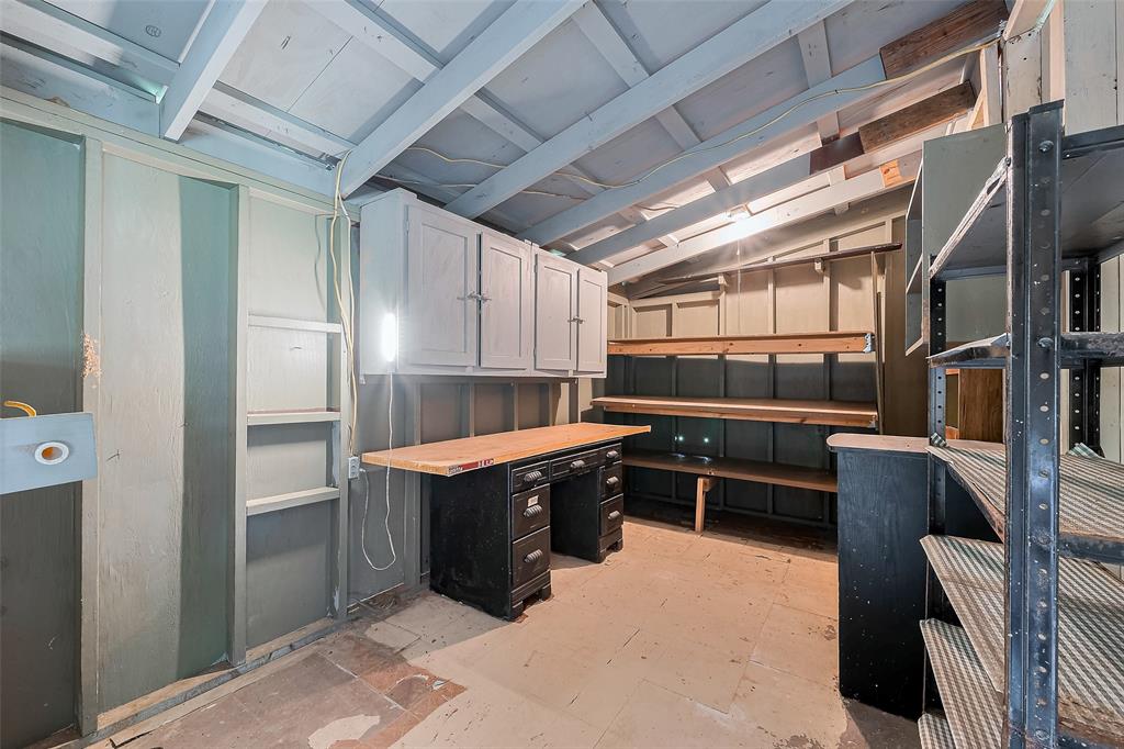 Listing images
