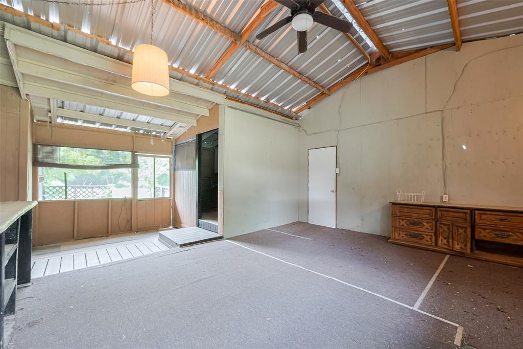 Listing images