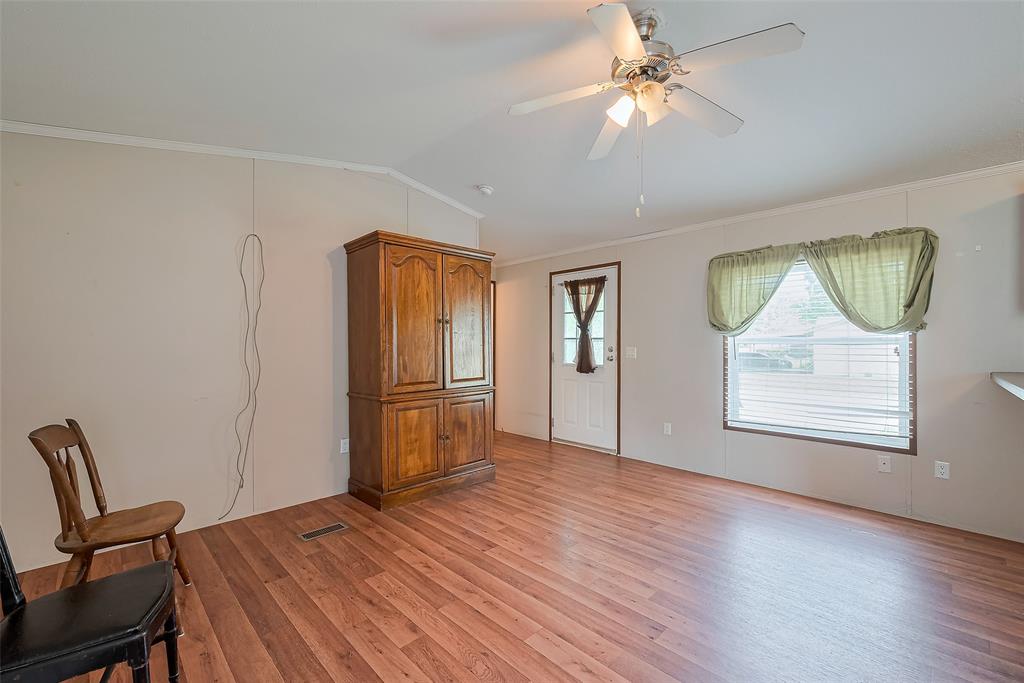 Listing images