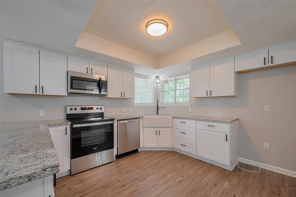 Listing images
