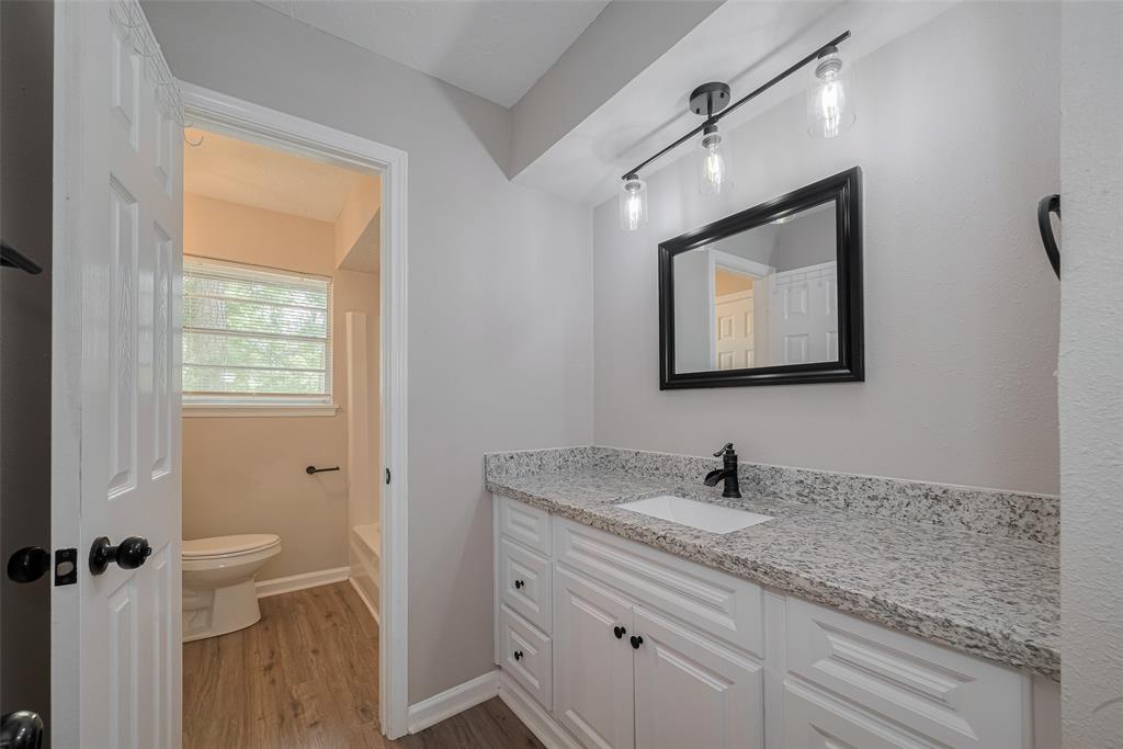 Listing images