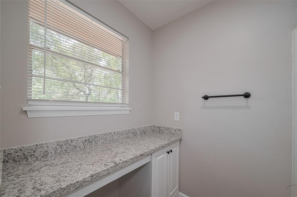 Listing images
