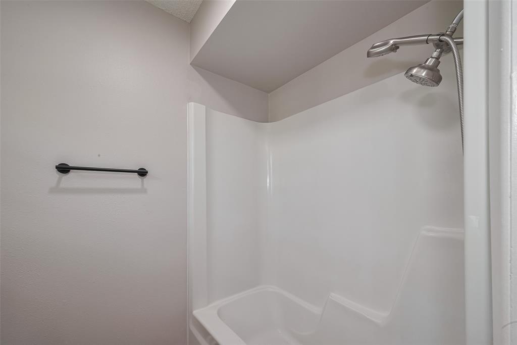 Listing images