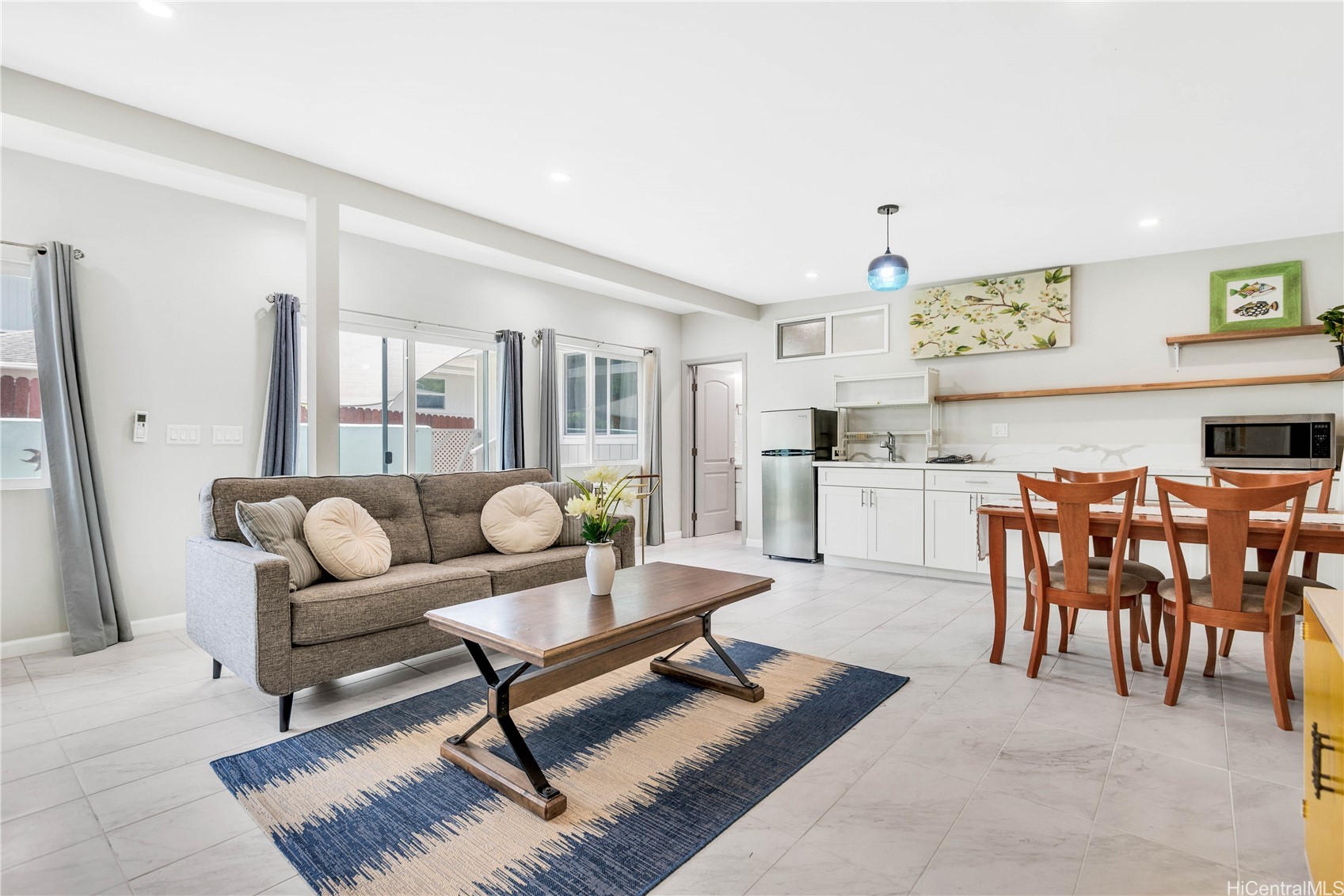Listing images