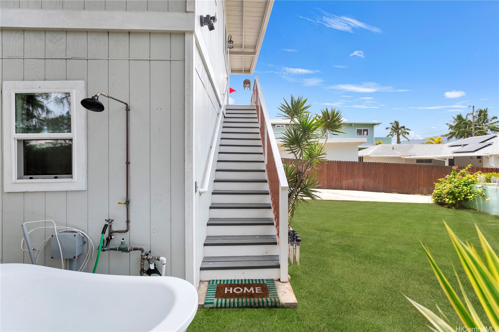 Listing images