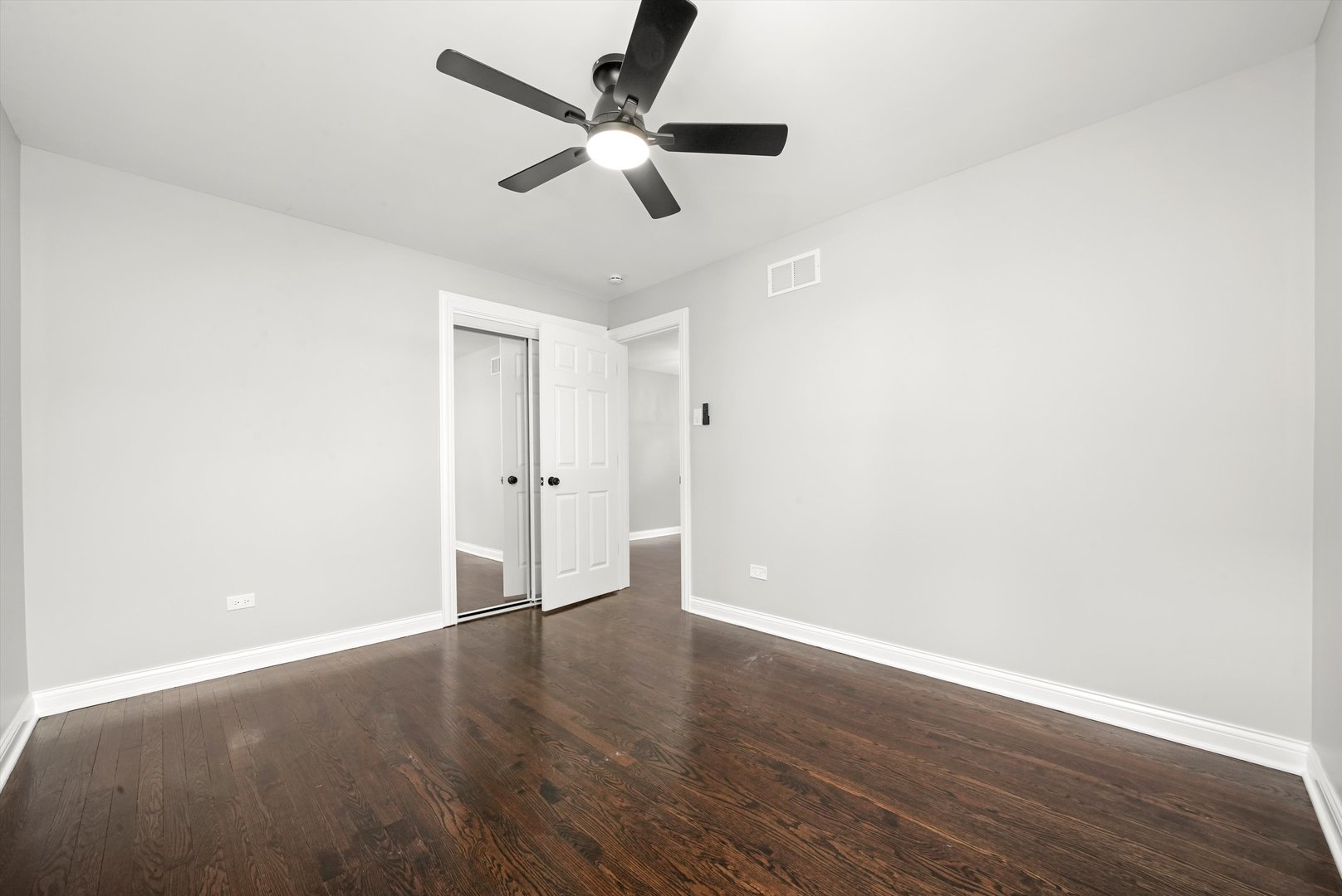 Listing images