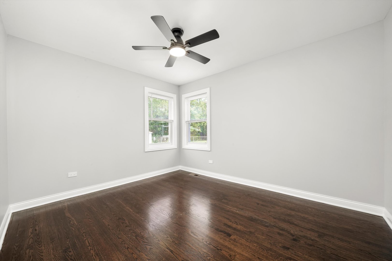 Listing images