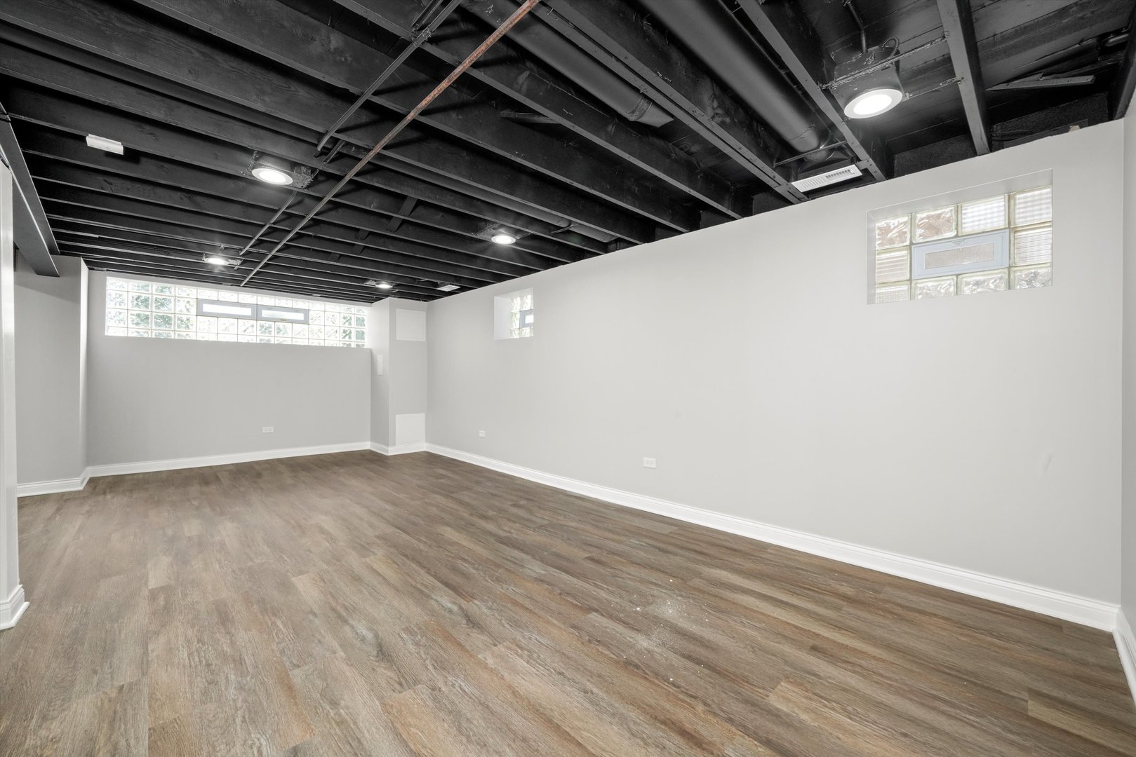 Listing images