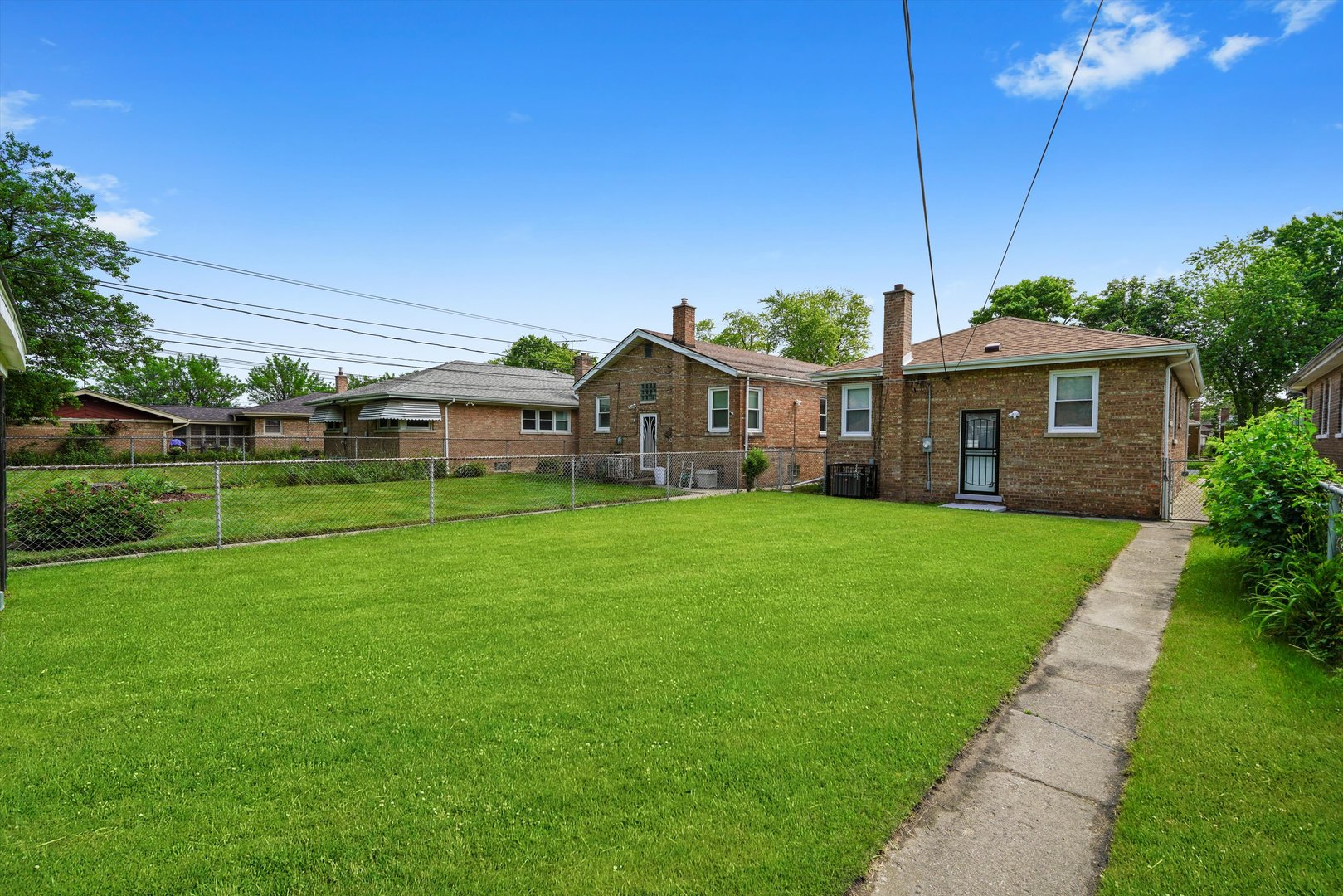 Listing images