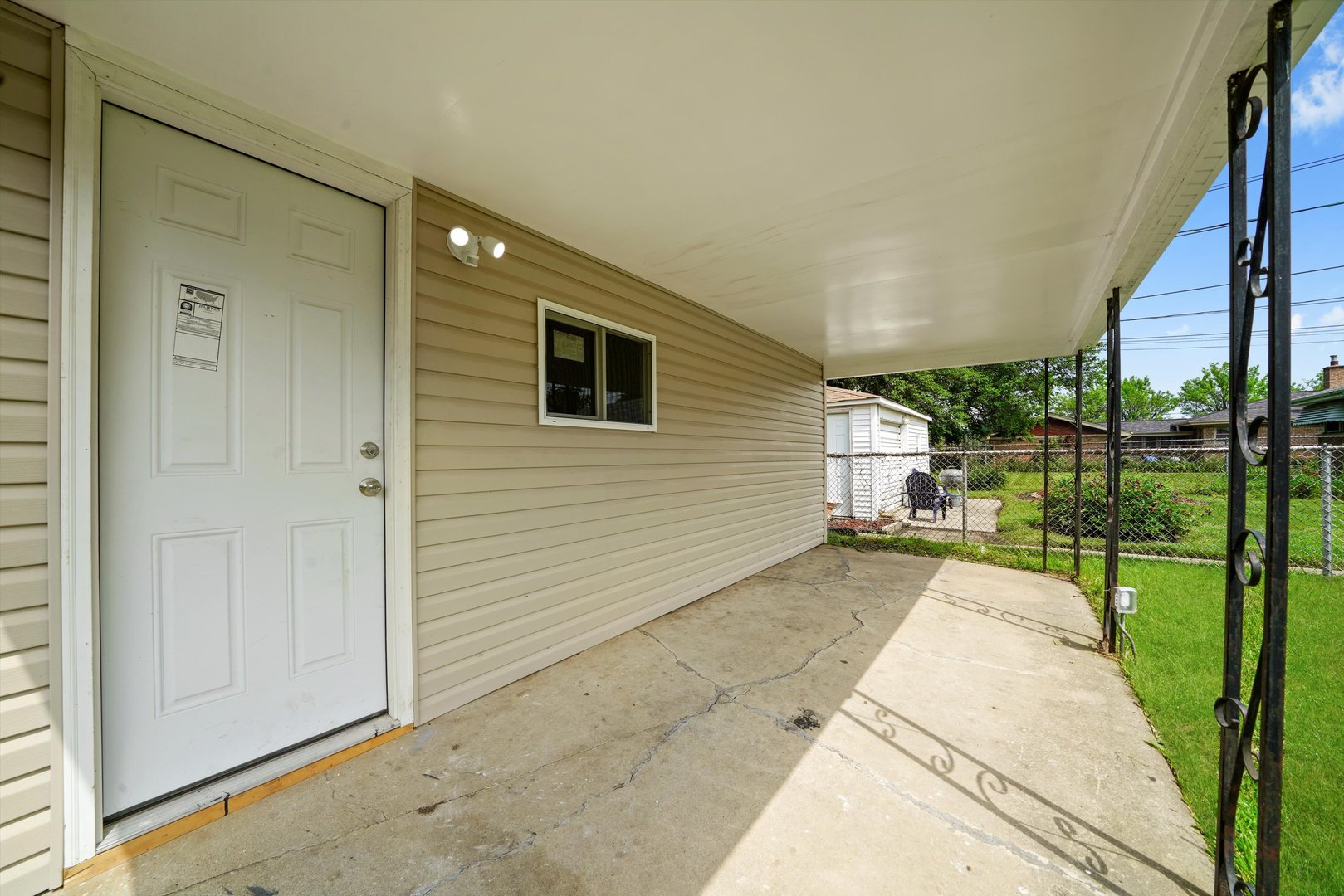 Listing images