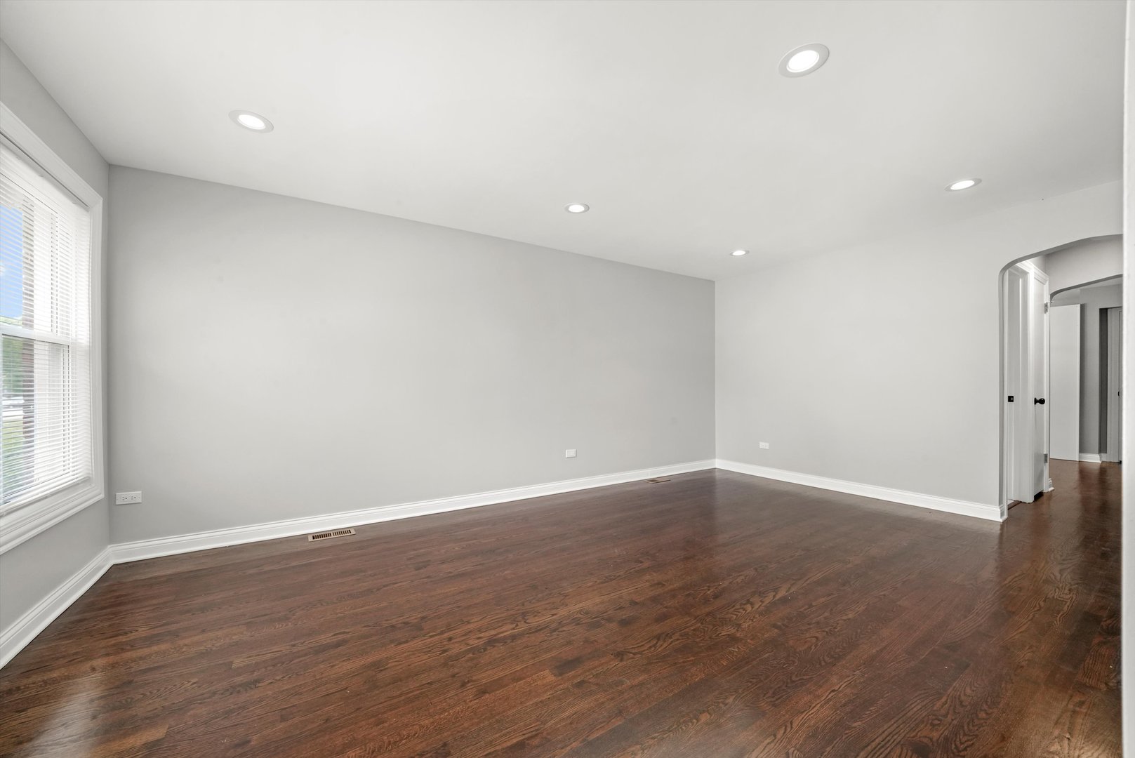 Listing images