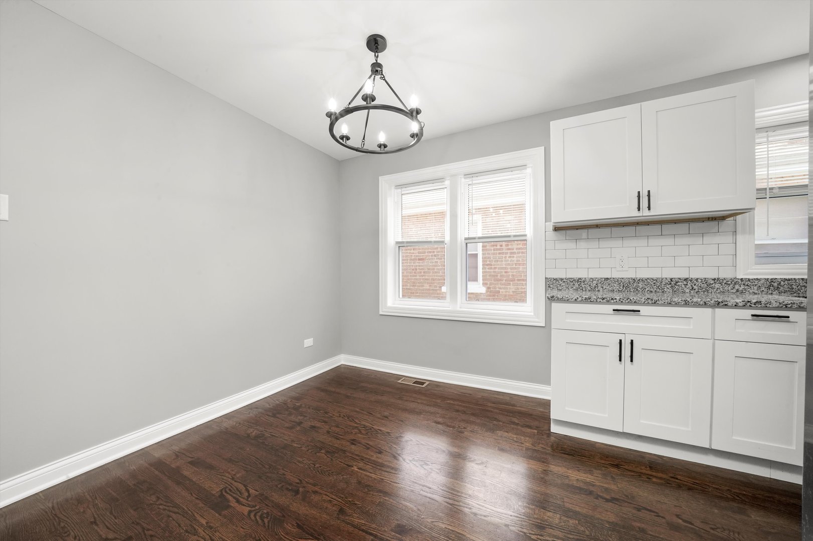 Listing images