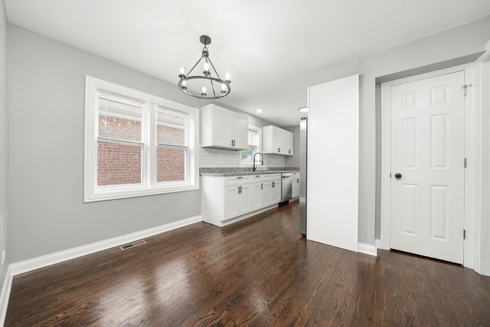 Listing images