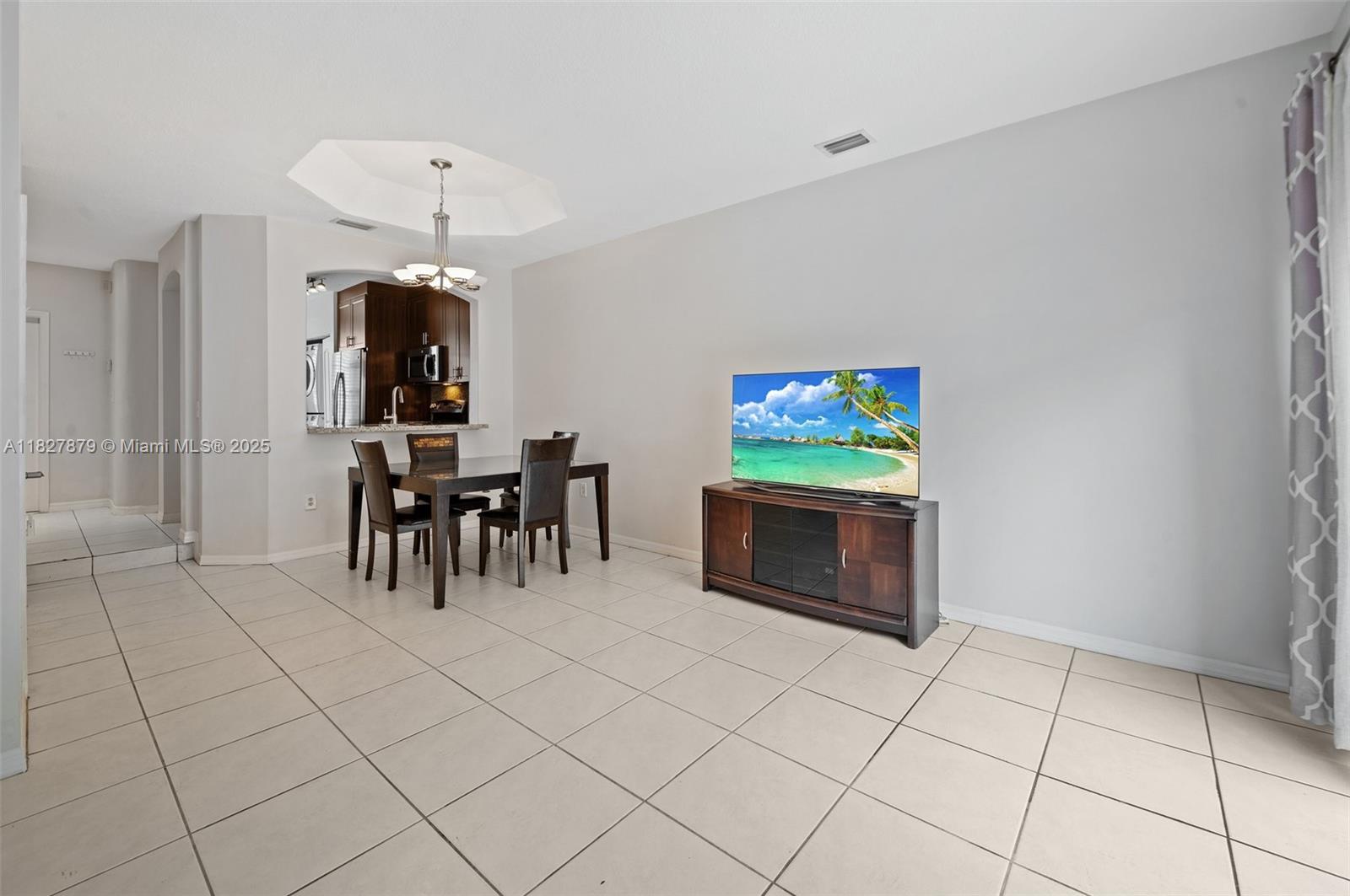 Listing images