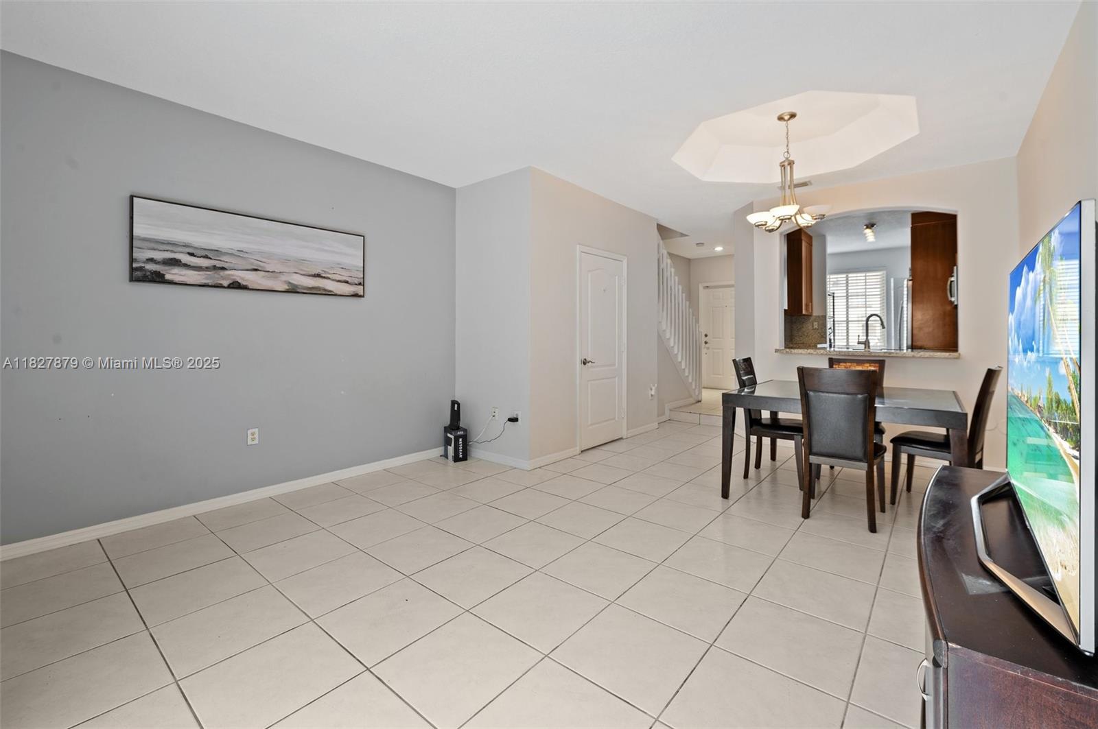 Listing images