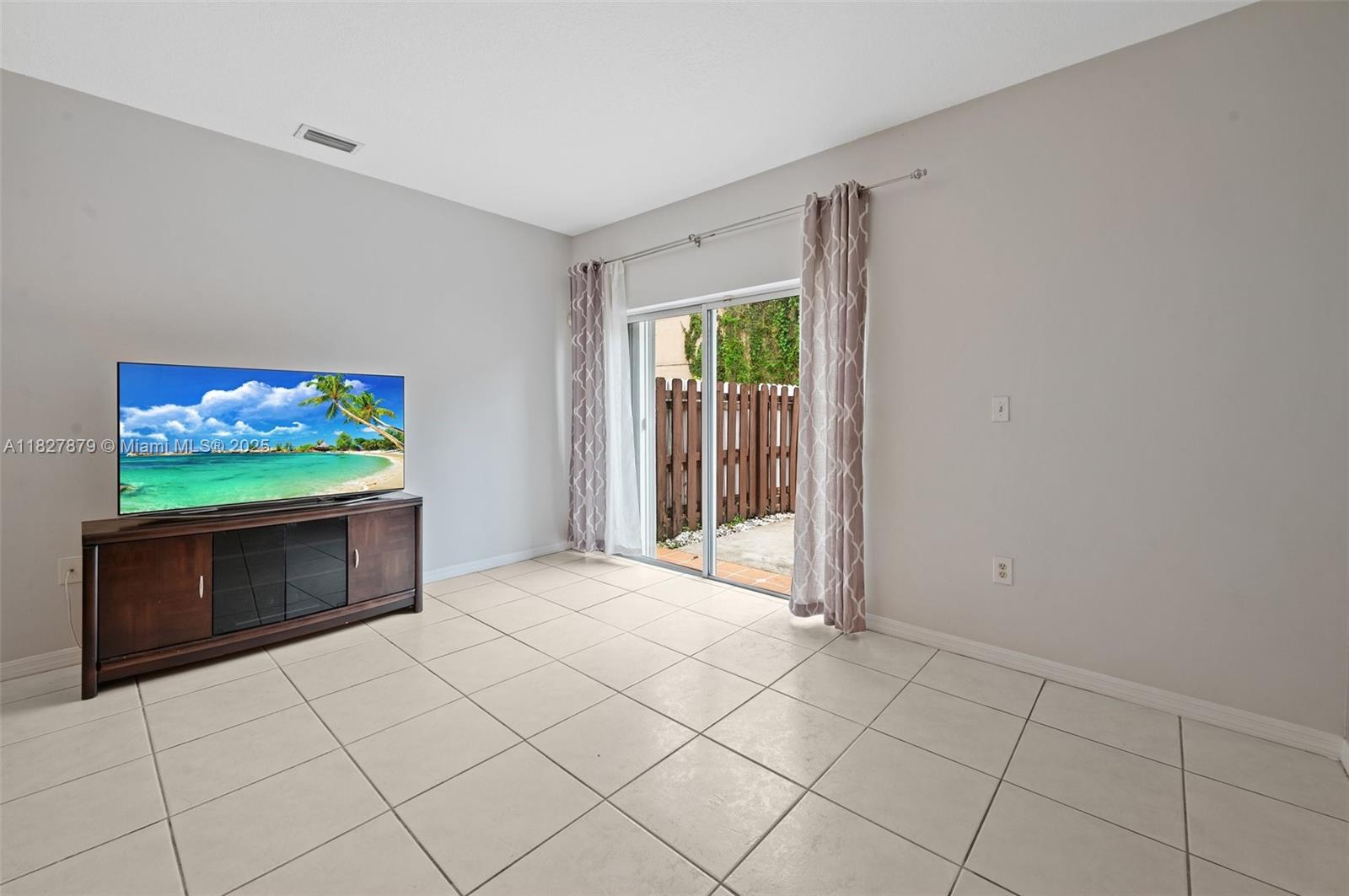 Listing images