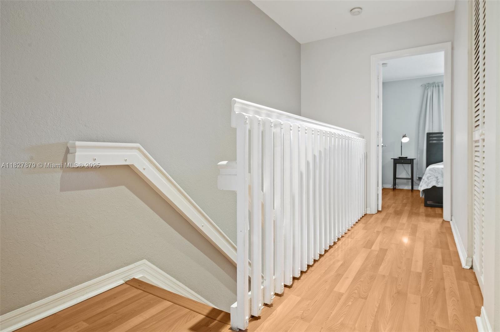 Listing images