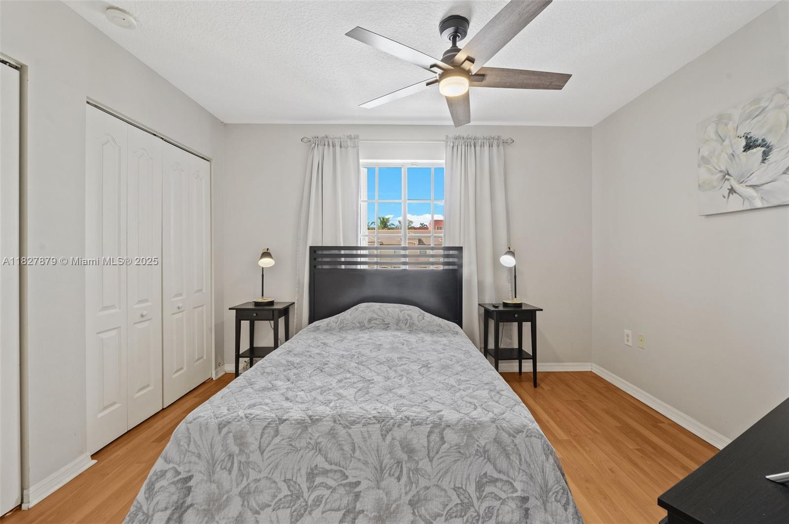 Listing images