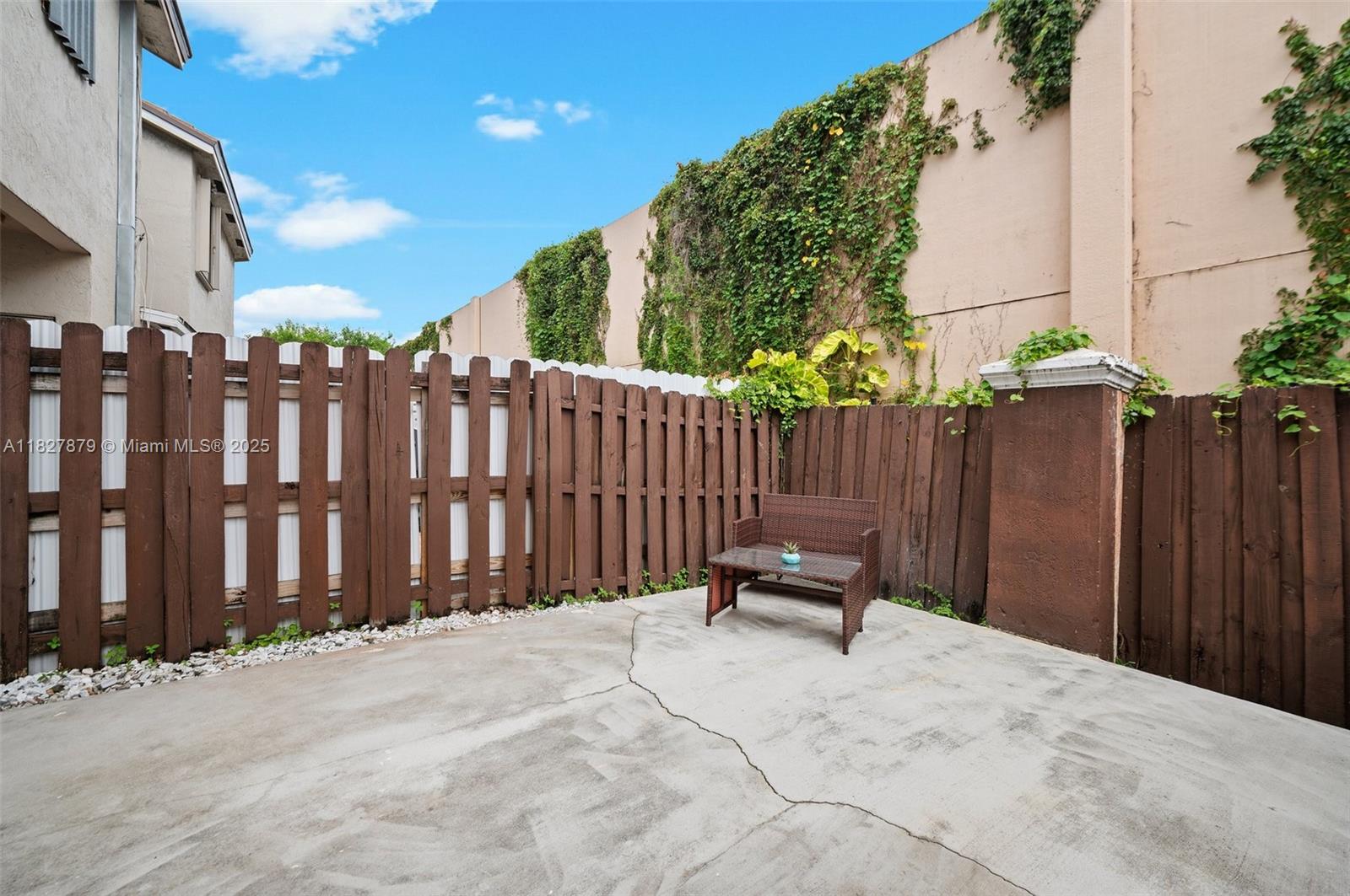 Listing images