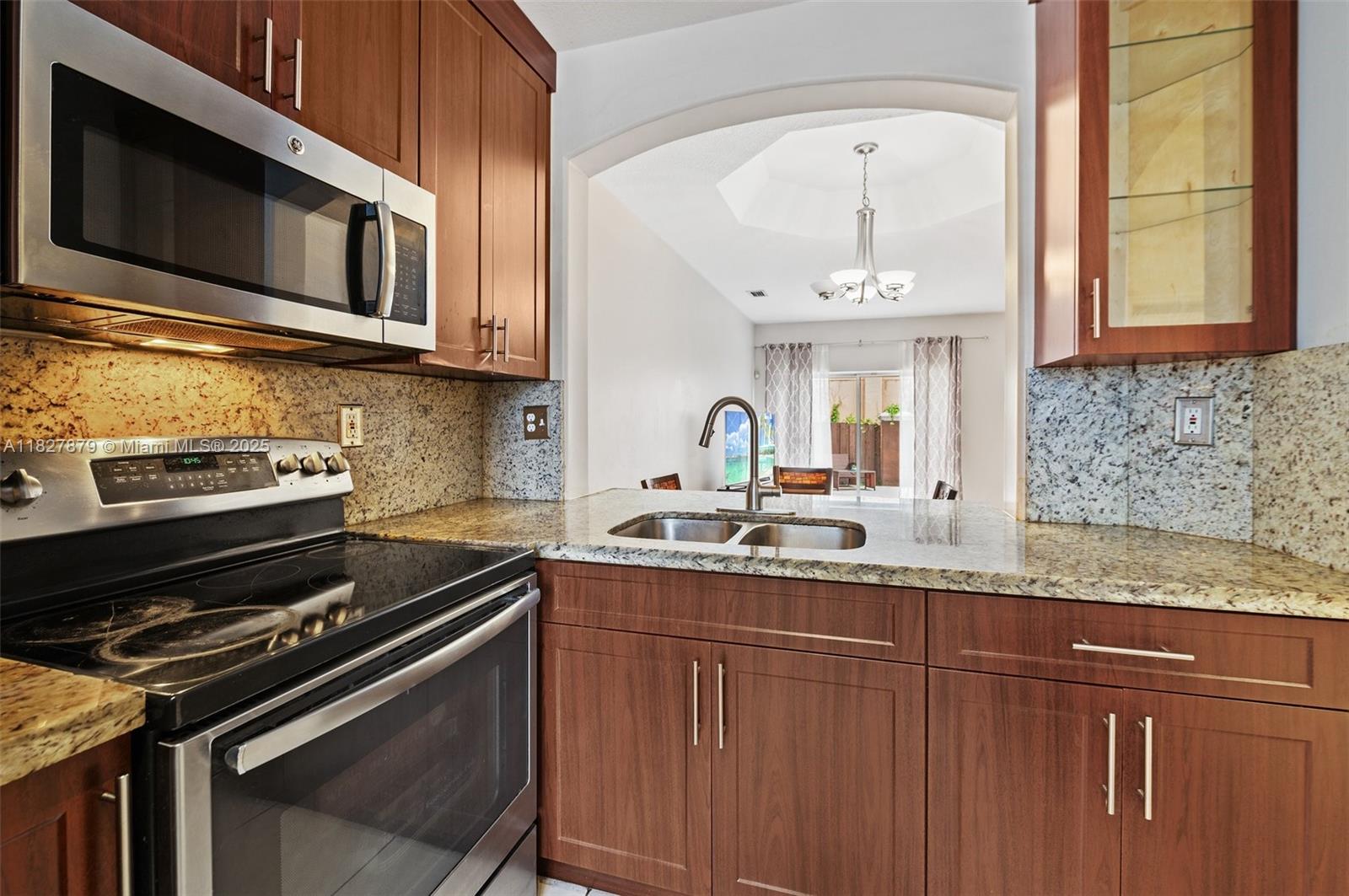 Listing images