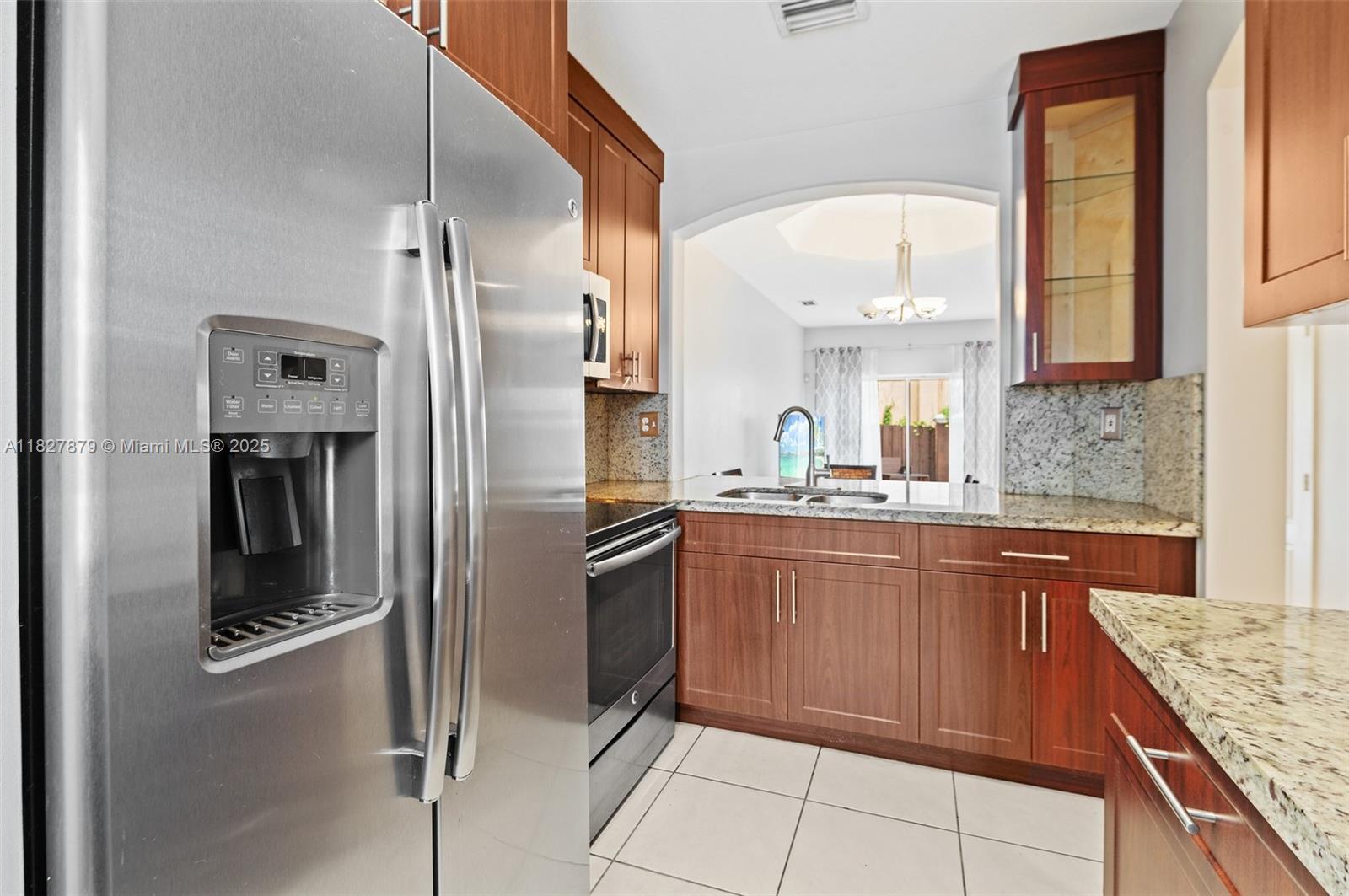 Listing images