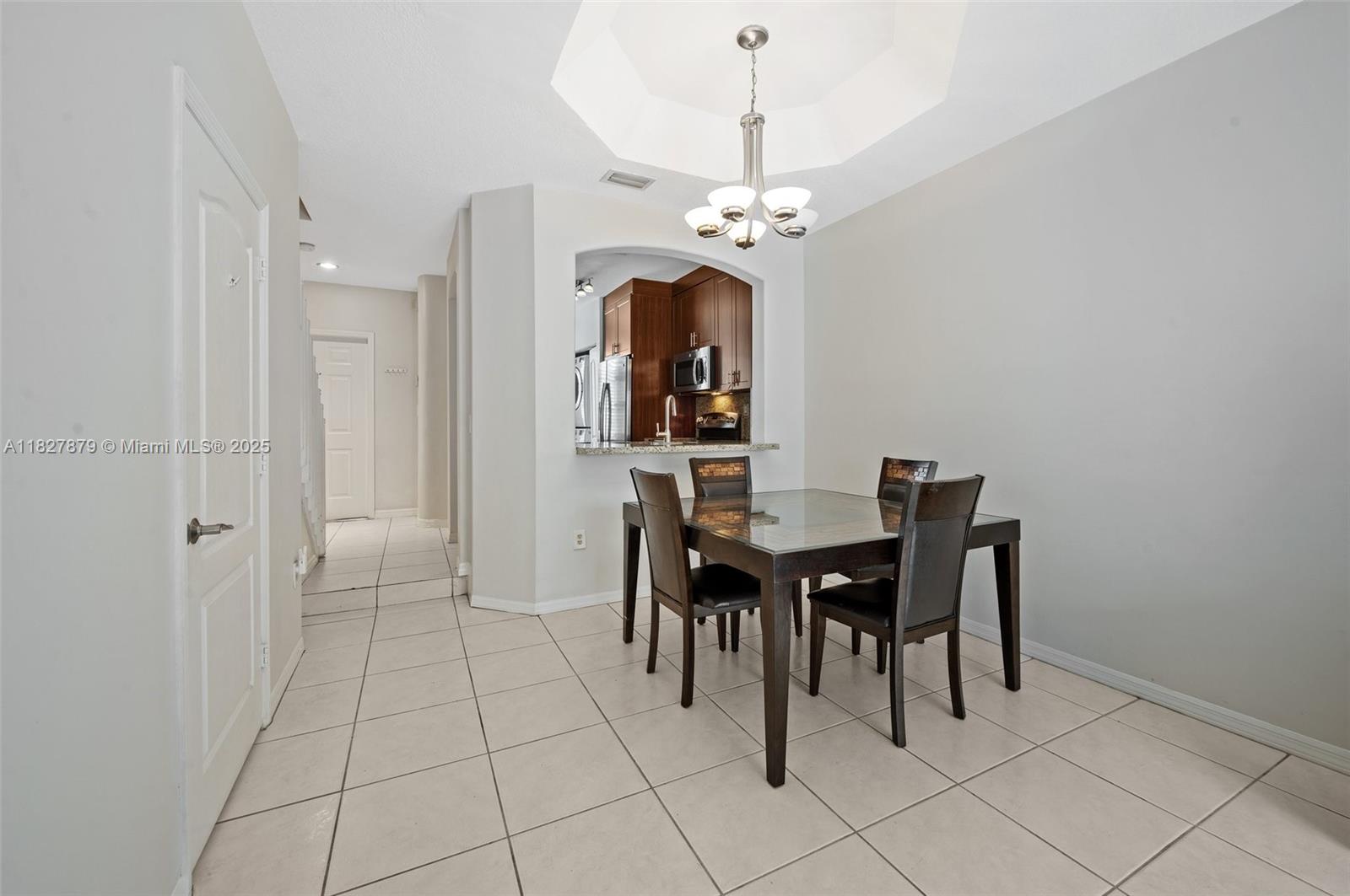 Listing images