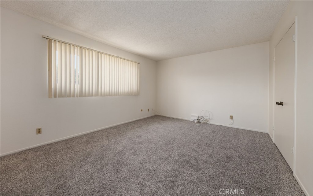 Listing images
