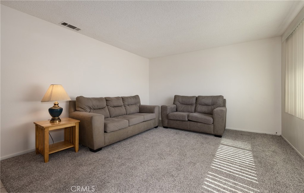 Listing images