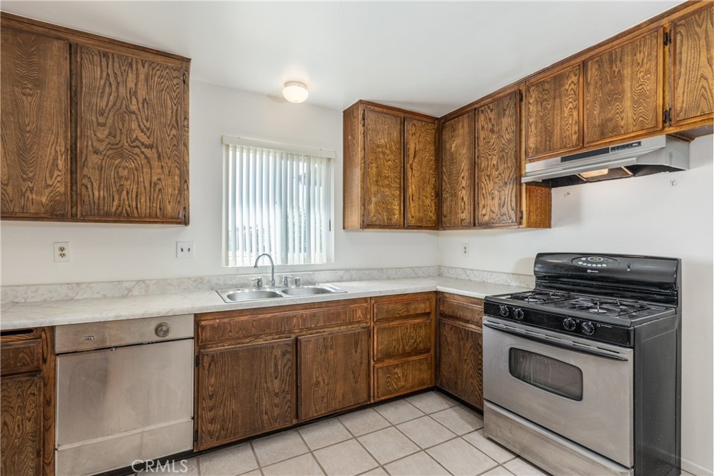 Listing images